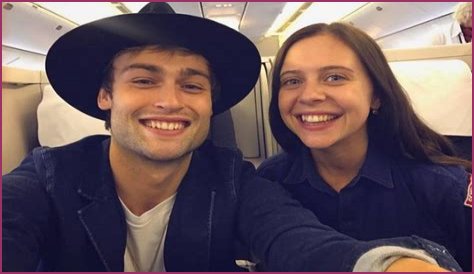 Douglas Booth Wife, Kids, Siblings, Parents